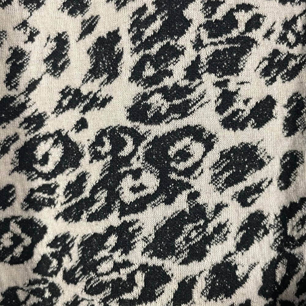 Chicos Animal Print Tunic Top Size 2 US L Long Sleeve Pullover Casual - Picture 7 of 8